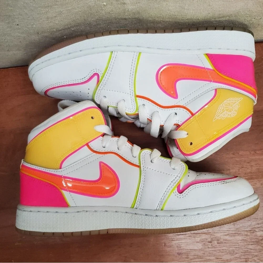 Nike Air Jordan 1 Mid Edge Glow in Size 4.5Y